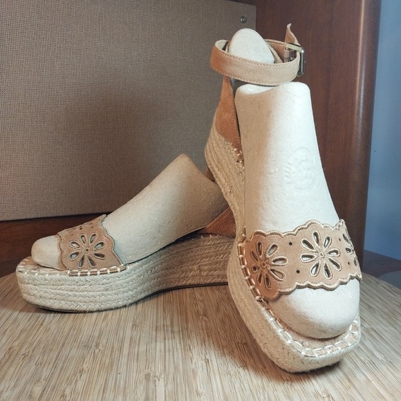Crown Shoes - Crown Vintage Espadrille Sandals Size 8M CF-FENTISA Warm Buff Cow Suede Bohemian